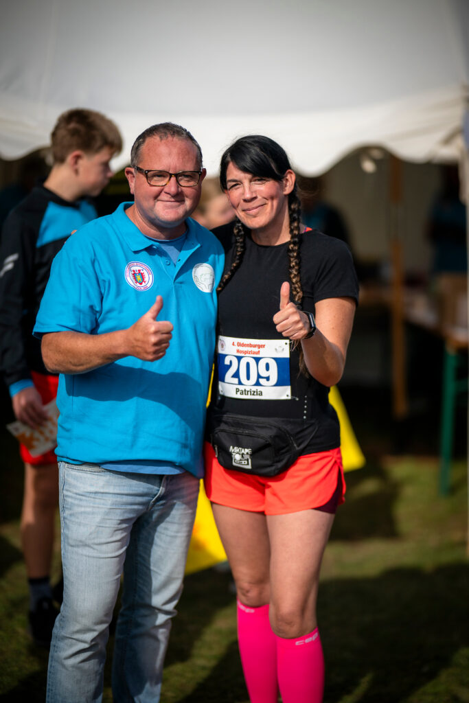 Patrizia Palma mit Jan-Olof Wadehn zum Oldenburger Hospizlauf.